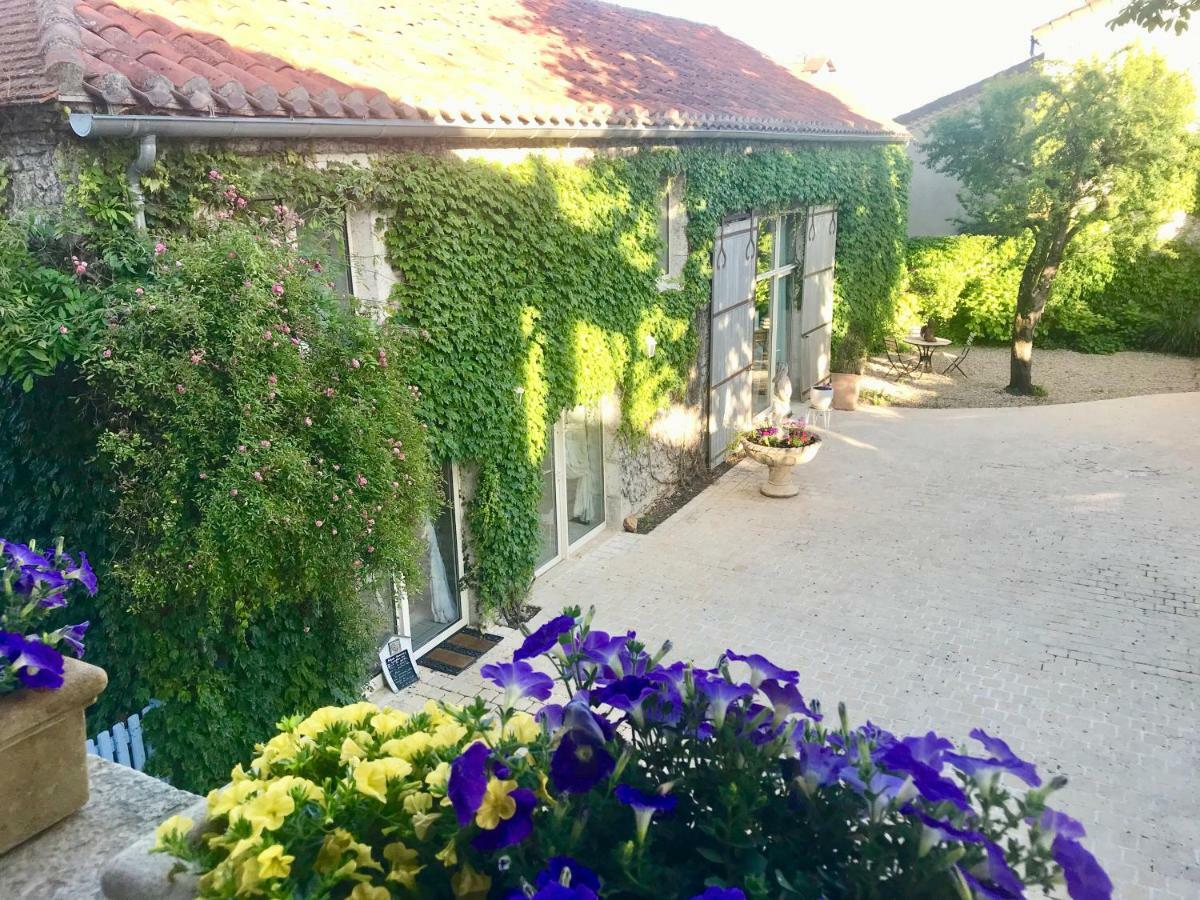 Bed and Breakfast Le Relais Des Anges Mercuès Exterior foto